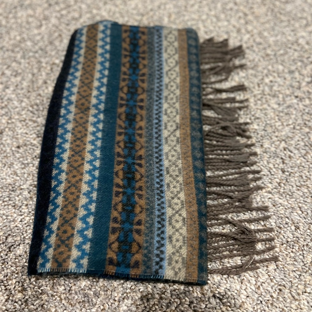 Fraas cozy Patterned Scarf in Blue and Gray